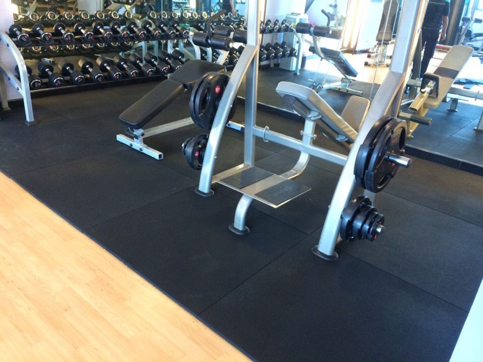 5 ưu điểm tuyệt vời của cao su non dạng tấm trong cách âm 8 Cao su non lót sàn phòng gym