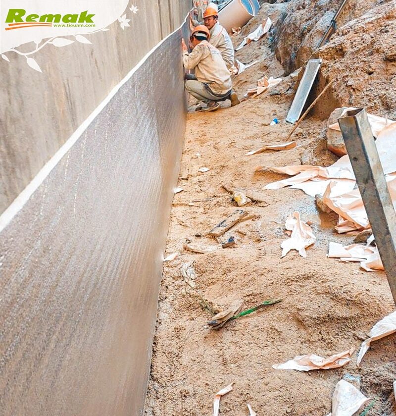 Tại sao xốp PE bảo ôn có dính là giải pháp lý tưởng cho HVAC? 6 Xốp Pe bảo ôn có dính một mặt bạc chống thấm cho tường hầm công trình Bà Nà Hills